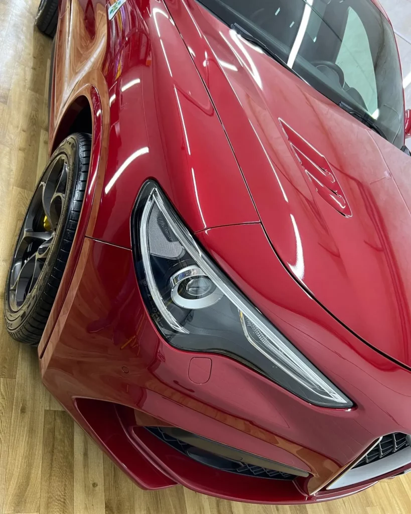 CustomWorks - Profesjonalne usługi detailingu samochodowego